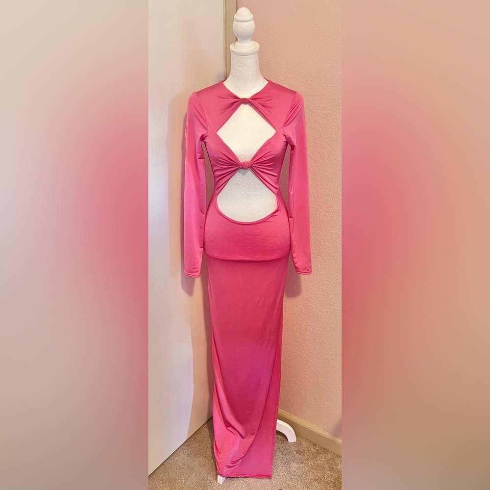 Slinky Cut Out Knot Detail Long Sleeve Maxi Dress